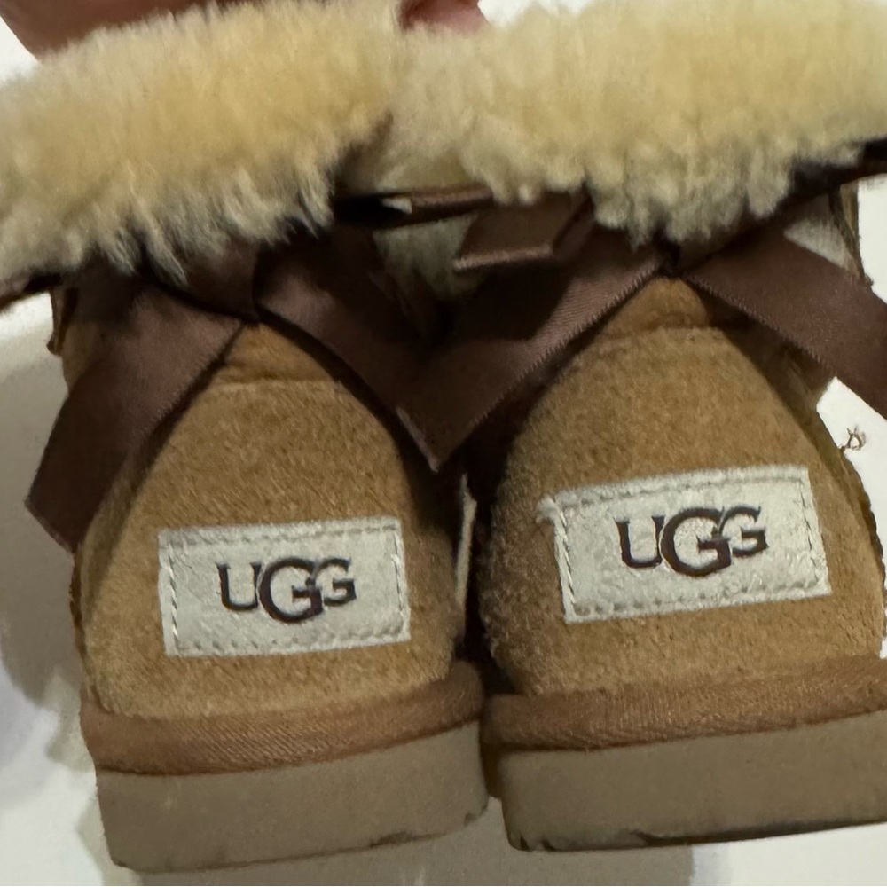 UGG Brown Boots with Cream Shearling, and Brown Bow